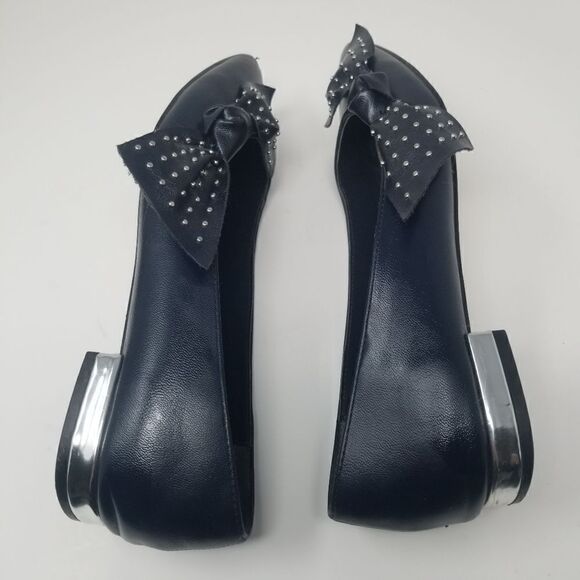 Annette Studio by Nanette Lepore. Cute flats with silver studded bow. - Picture 13 of 15